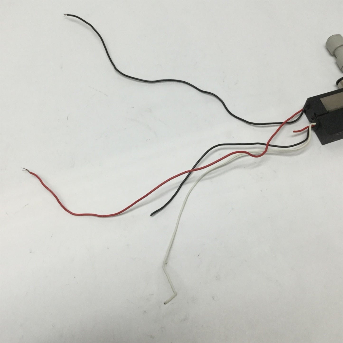 Used Pisco VDBH10J6-0608A Vacuum Ejector Solenoid Valve, 24VDC Coil, 6mm, 8mm Tubing