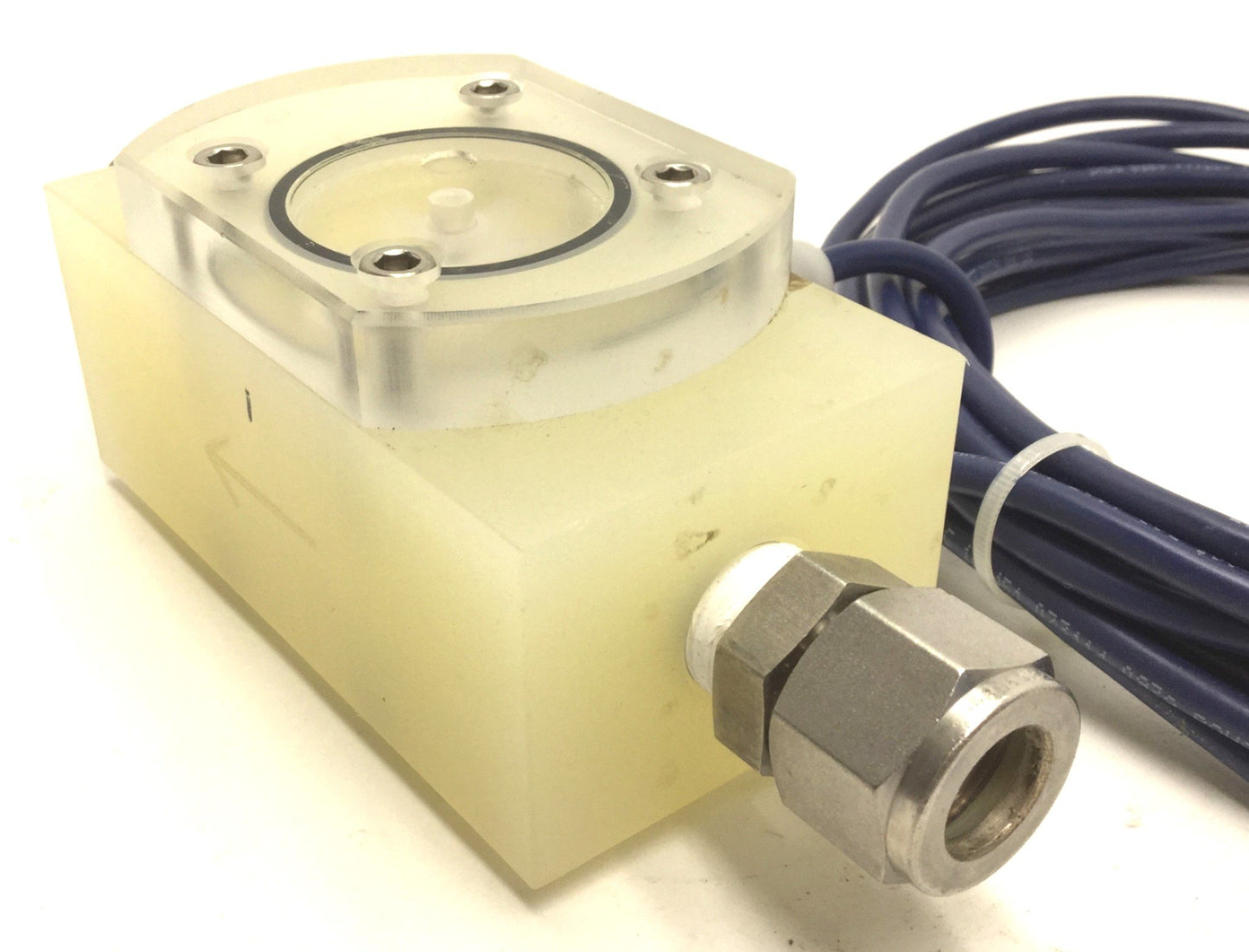 Used Omega FPR301 Flow Sensor, Ports: 3/8" NPT, 0.07 to 5 GPM, Max Pressure: 150PSI