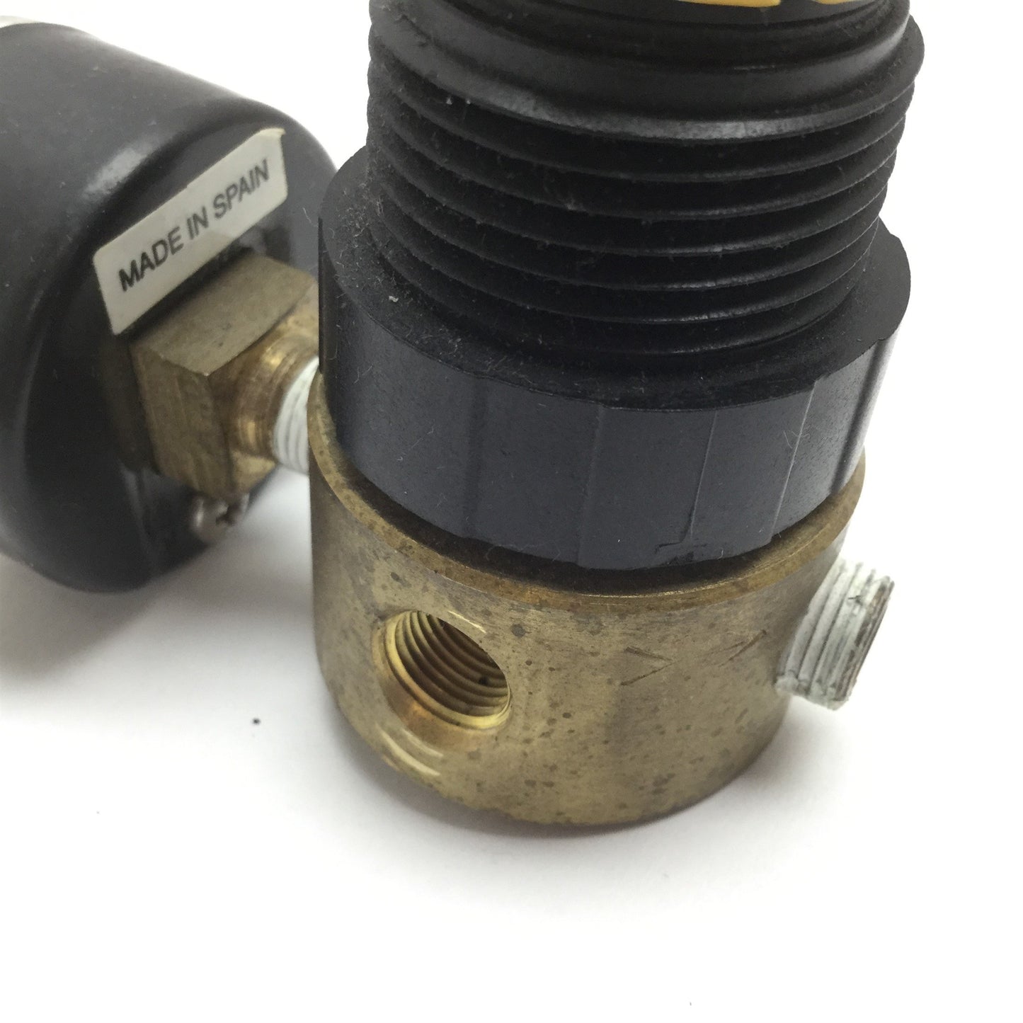 Used Schrader Bellows 5851-3040 Pneumatic Regulator, Pressure: 250psi Max, 1/8" NPT