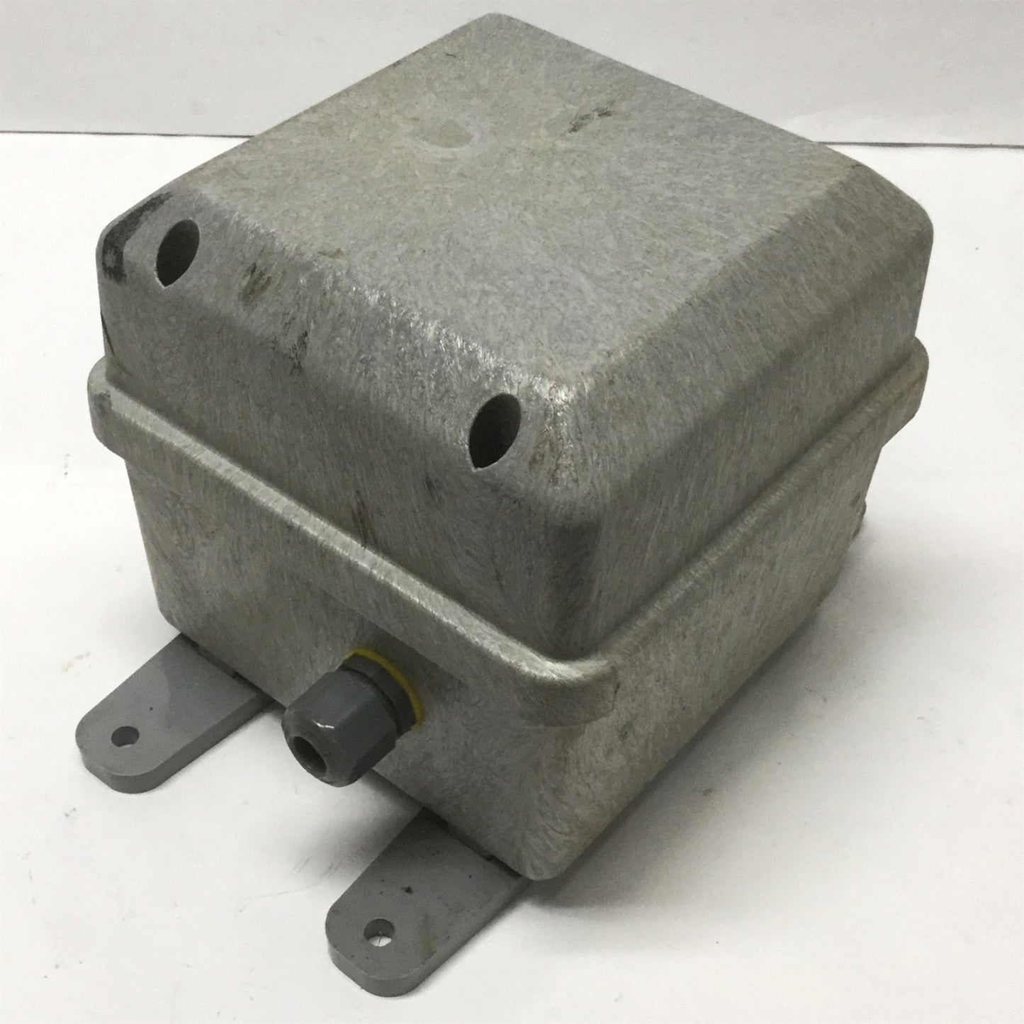 Used Carlon CS665 Circuit Safe Rain Tight JIC Enclosure Box Polycarbonate 6"x6"x5"