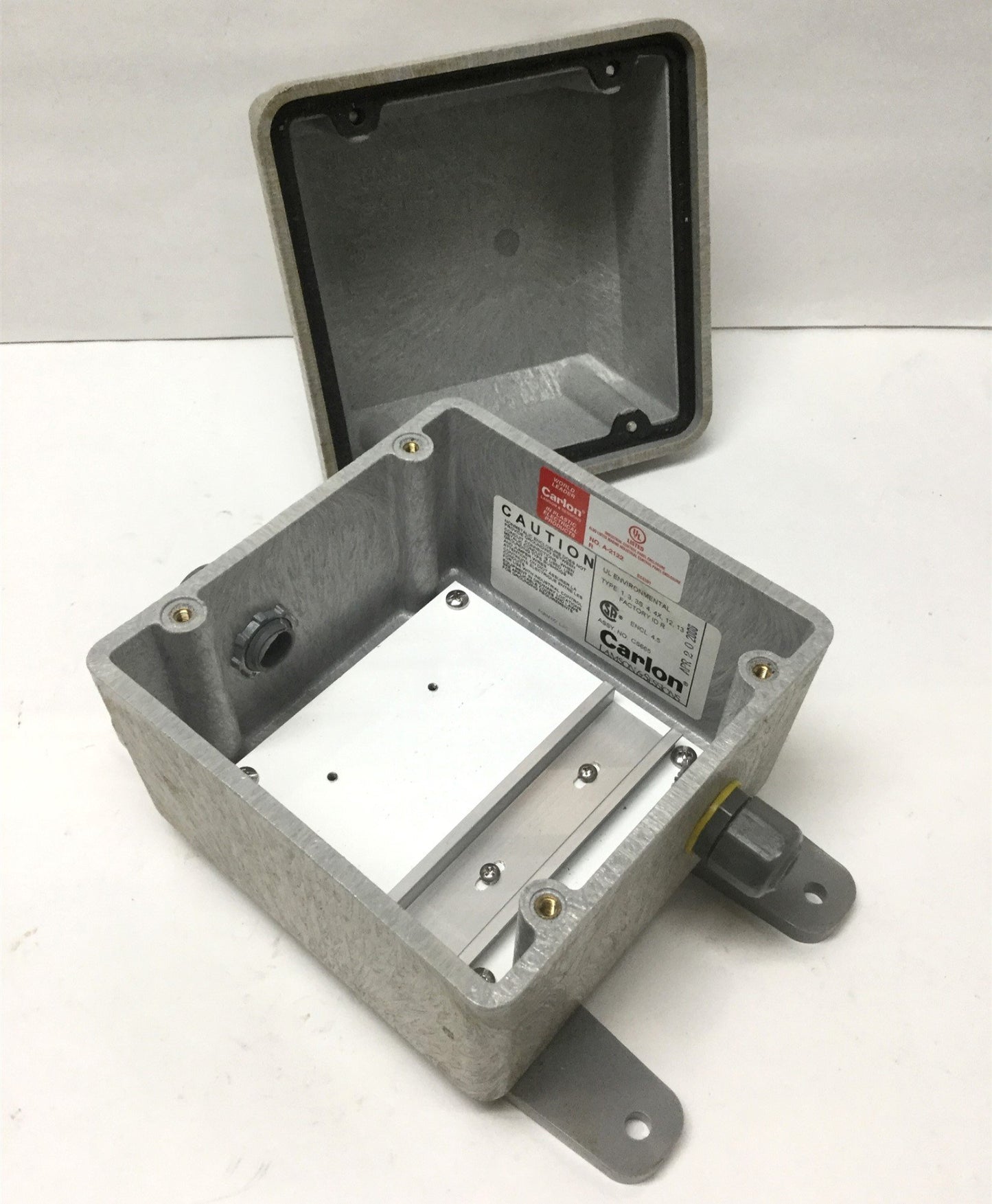 Used Carlon CS665 Circuit Safe Rain Tight JIC Enclosure Box Polycarbonate 6"x6"x5"