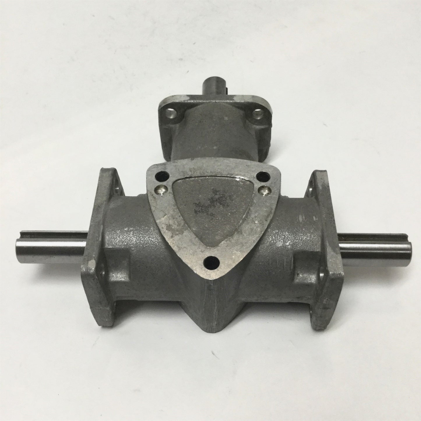 Used Boston RA1031 Gear Box Drive 3-Way, 1:1 Ratio, 5/8" Shafts, 1750RPM, 54 lb-in