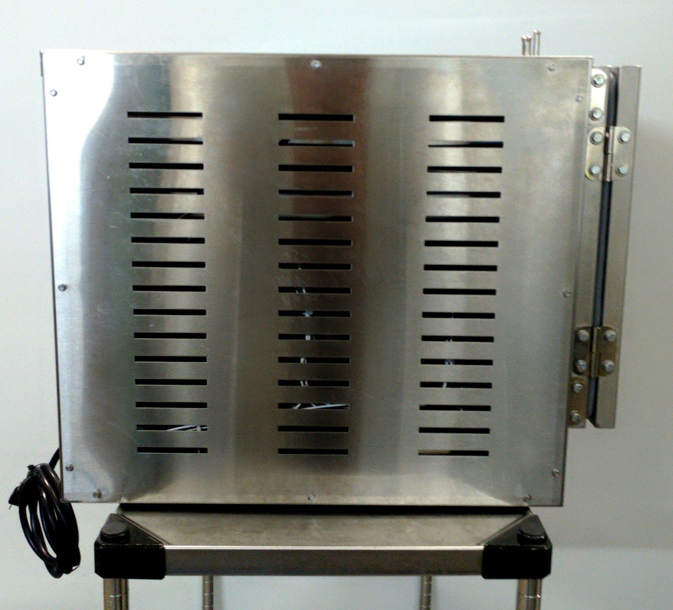 Used VWR 1430M Vacuum Oven, 50-428°F, ±6%, 20 x 12 x 12" Chamber, 120VAC