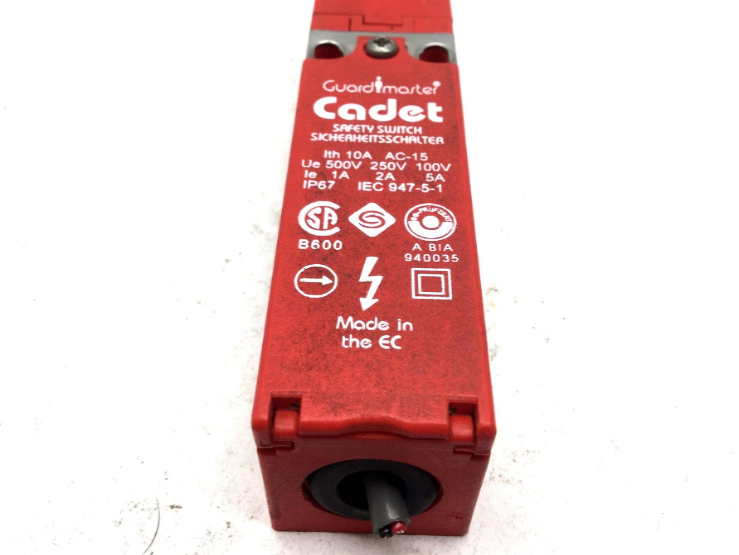 Used Allen Bradley 21002 Cadet Guard Master Safety Switch 500V 1A W/ Key