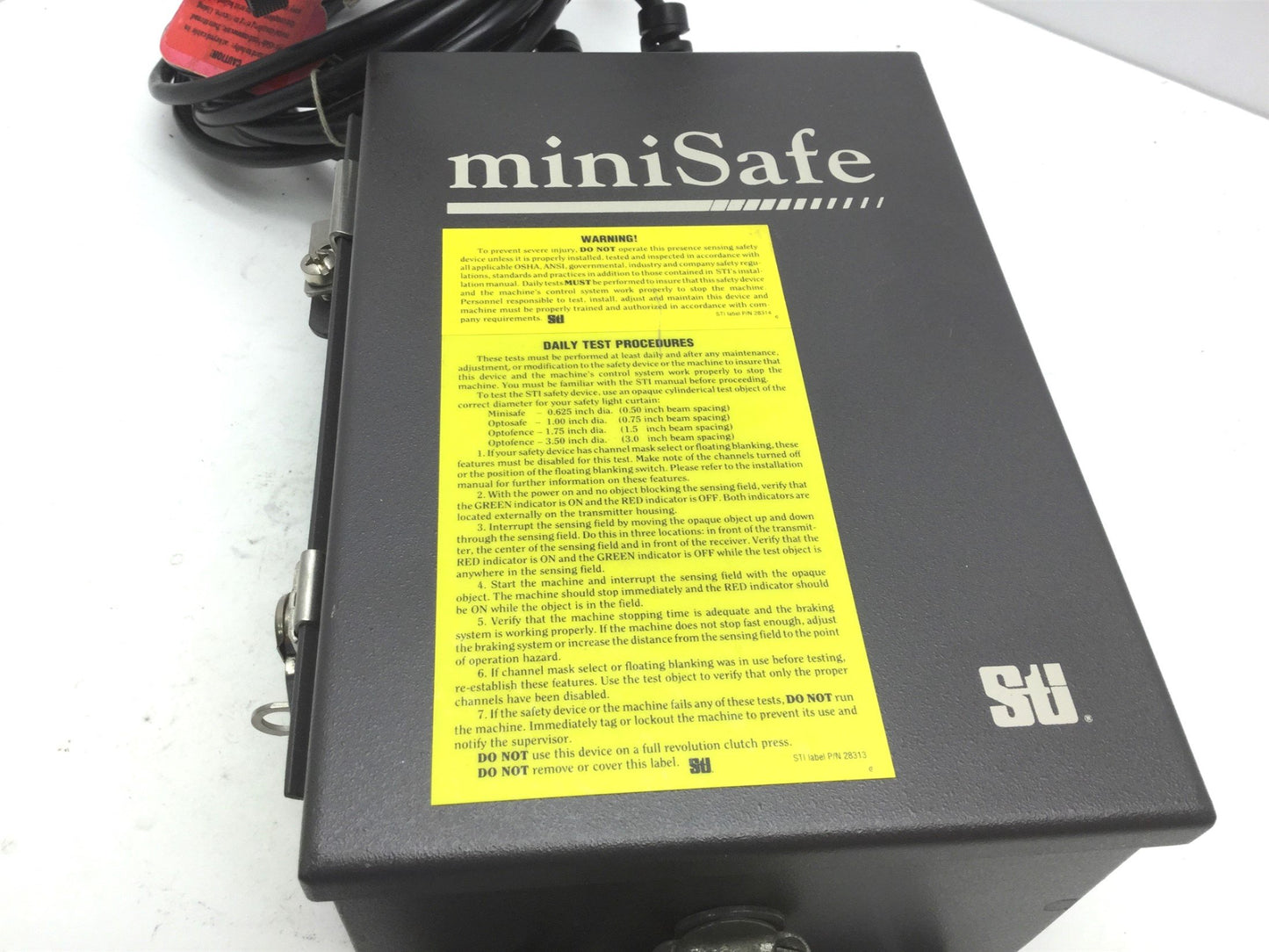 Used STI MiniSafe MS4304 42268-01 Light Curtain Controller, 117VAC 0.2A, Beam: .5"