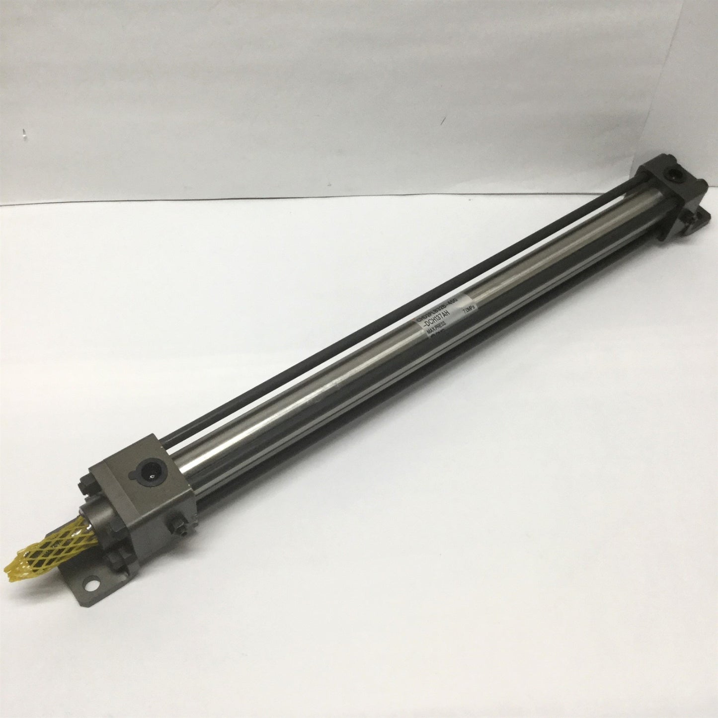 New – Open box SMC CHD2FLB32B-450 Hydraulic JIS Tie-Rod Cylinder 32mm Bore, 450mm Stroke, 7MPa