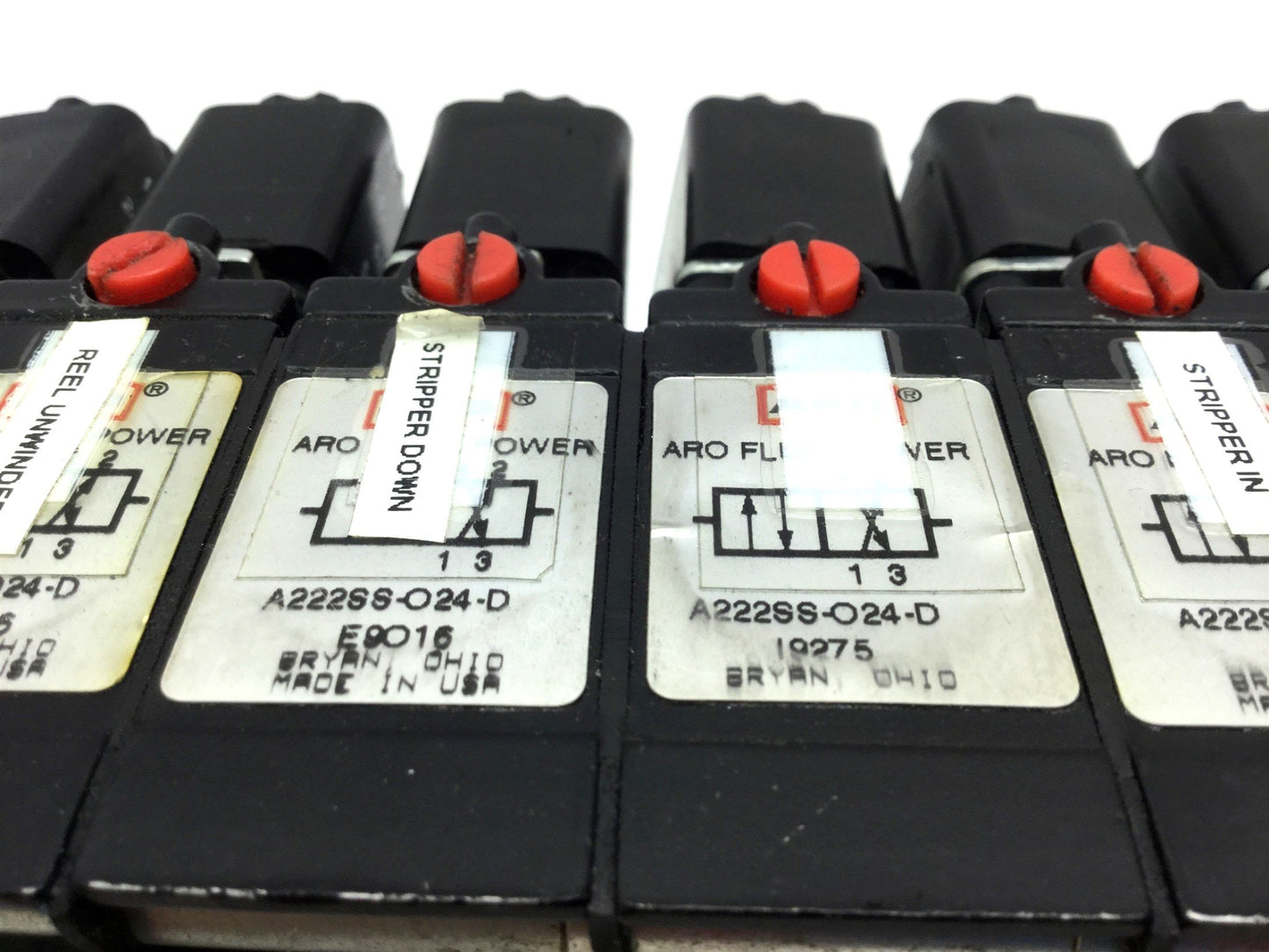 Used Lot of 12 Aro A222SS-024-D Solenoid Air Valve 2-Pos 4-Way 1/4 NPT 24VDC