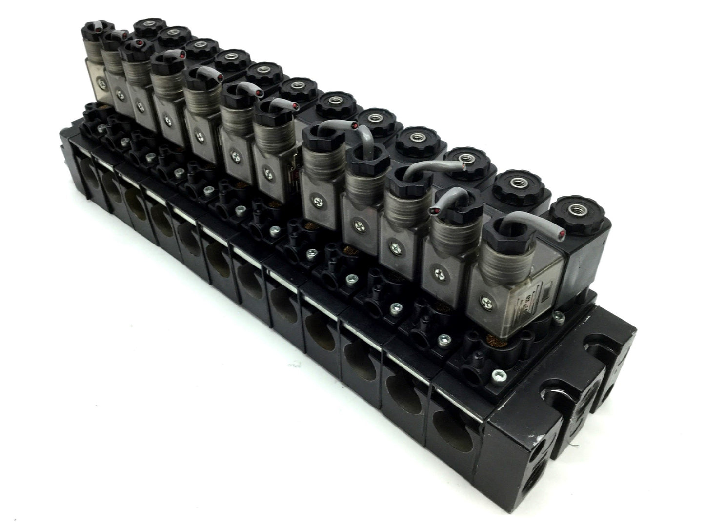 Used Lot of 12 Aro A222SS-024-D Solenoid Air Valve 2-Pos 4-Way 1/4 NPT 24VDC