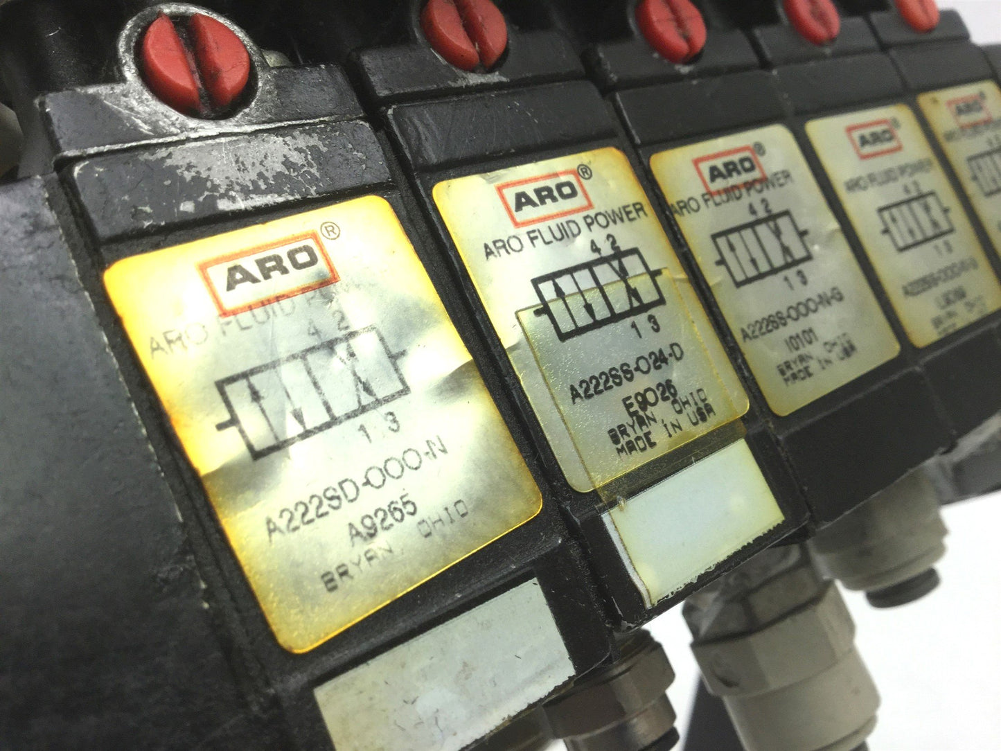 Used 4x Aro A222SS-024 1x A222SD Solenoid Air Valve 2-Pos 4-Way 1/4 NPT 24VDC
