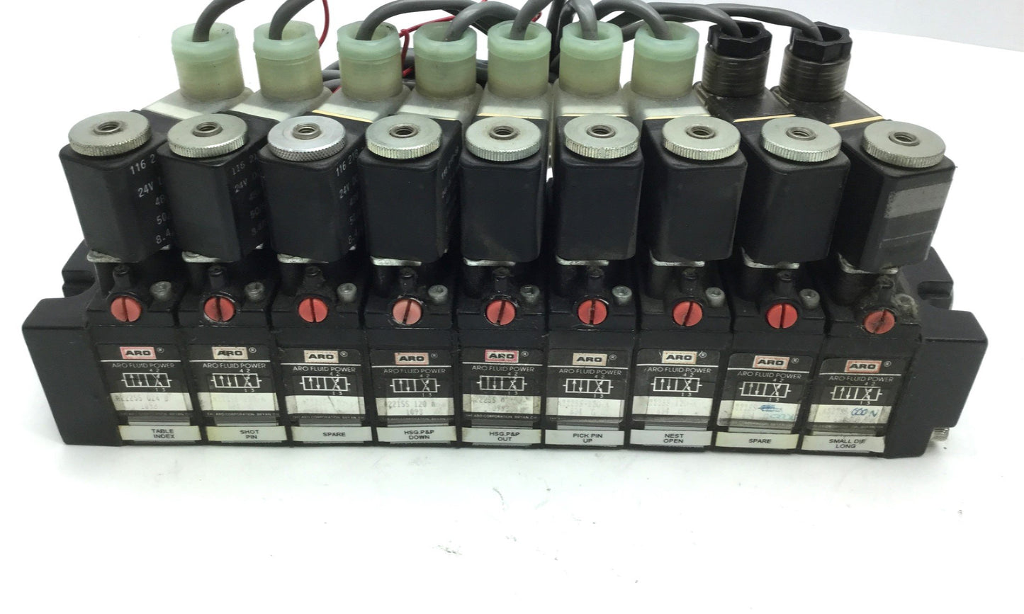 Used Lot of 9 Aro A222SS-024-D Solenoid Air Valve 2-Pos 4-Way 1/4 NPT 24VDC