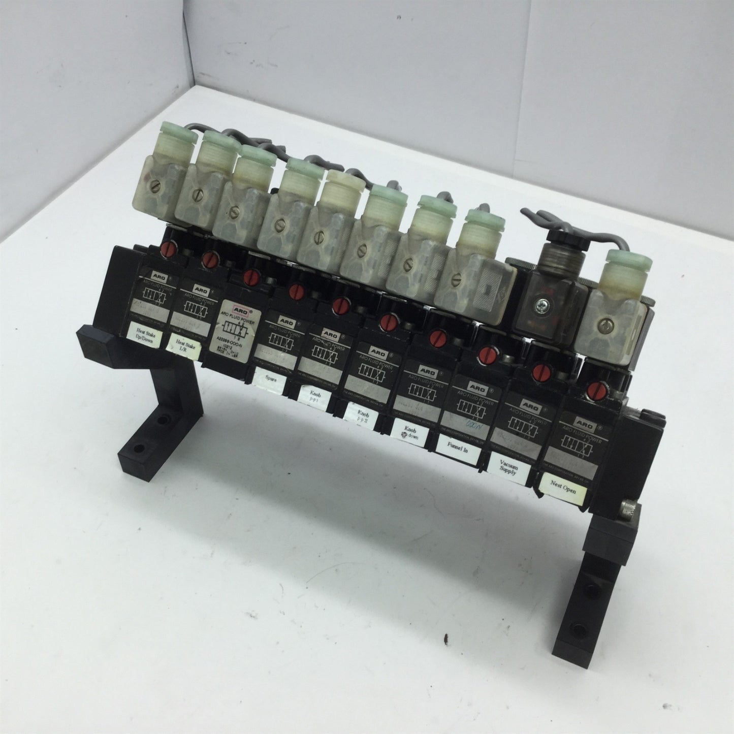 Used Lot of 10 Aro A222SS-024-D Solenoid Air Valve 2-Position 4-Way 1/4 NPT 24VDC