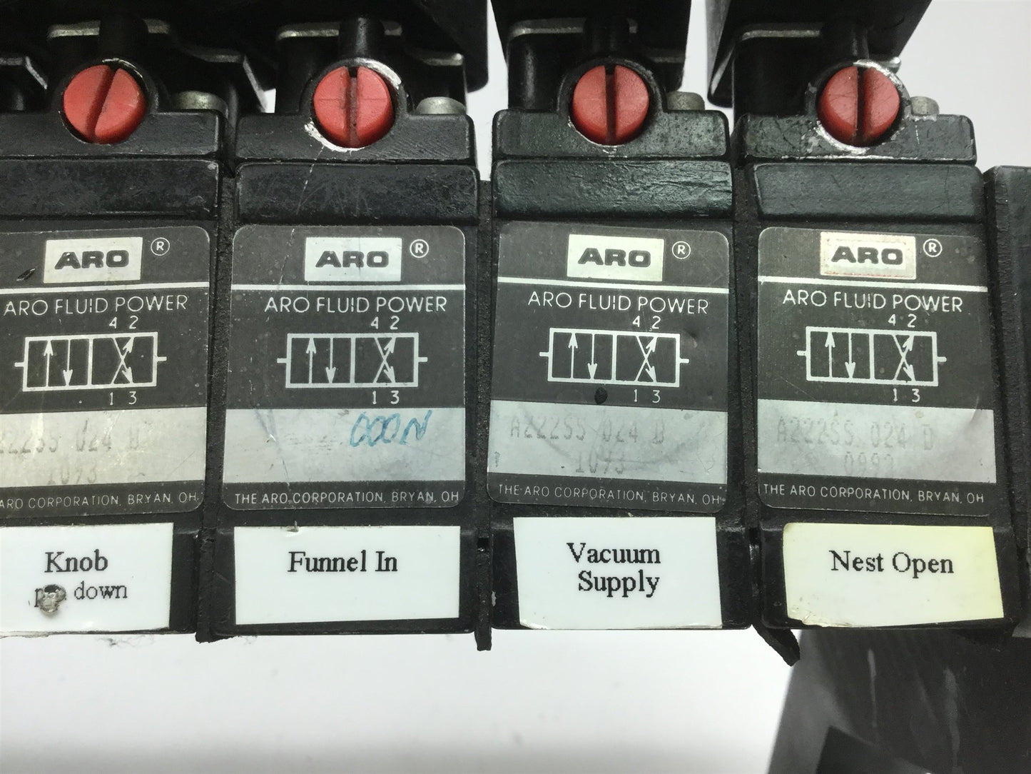 Used Lot of 10 Aro A222SS-024-D Solenoid Air Valve 2-Position 4-Way 1/4 NPT 24VDC