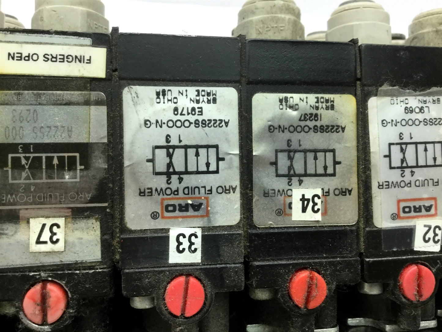 Used Lot of 15 Aro A222SS-024-D Solenoid Air Valve 2-Position 4-Way 1/4 NPT 24VDC