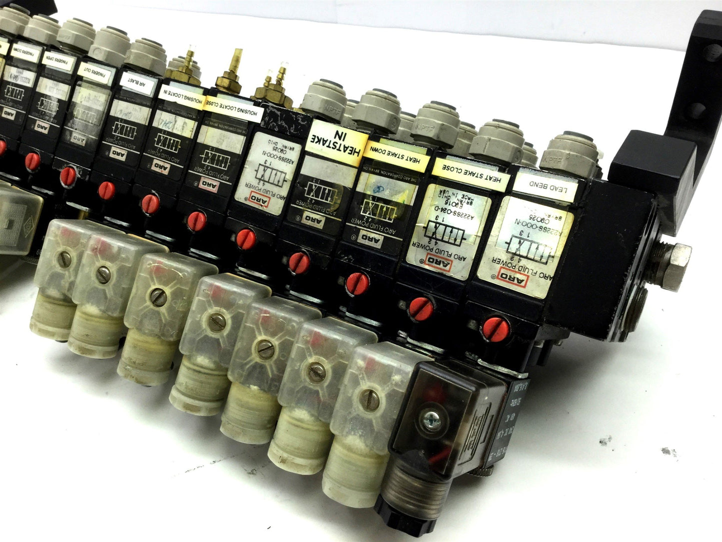 Used 16x Aro A222SS-024-D 1x A222SS-000 Solenoid Air Valve 2-Position 4-Way 1/4 NPT