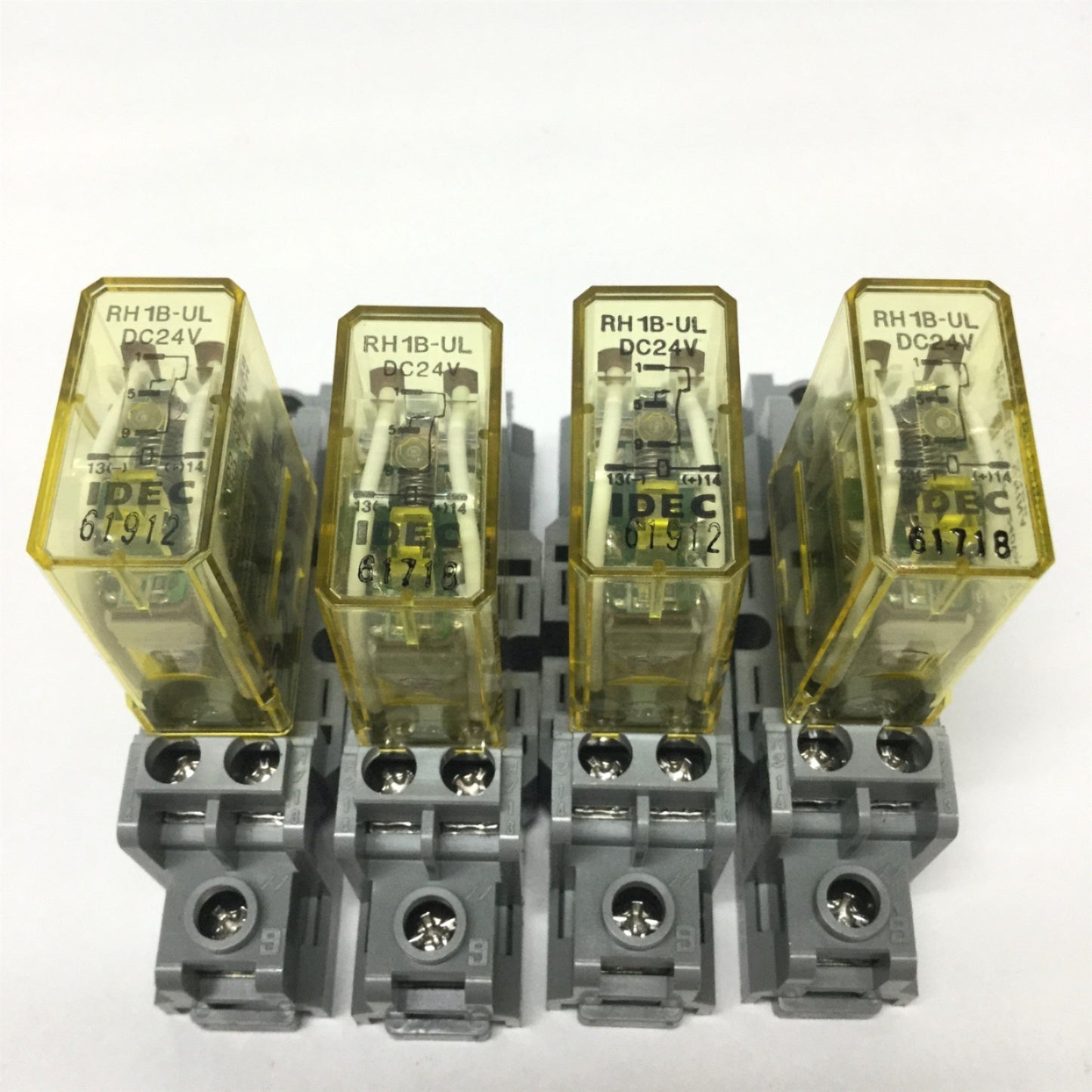 Used Lot of 4 Idec RH1B-UL Miniature Ice-Cube 10A Relays 24VDC Coil w/Socket SH1B-05C