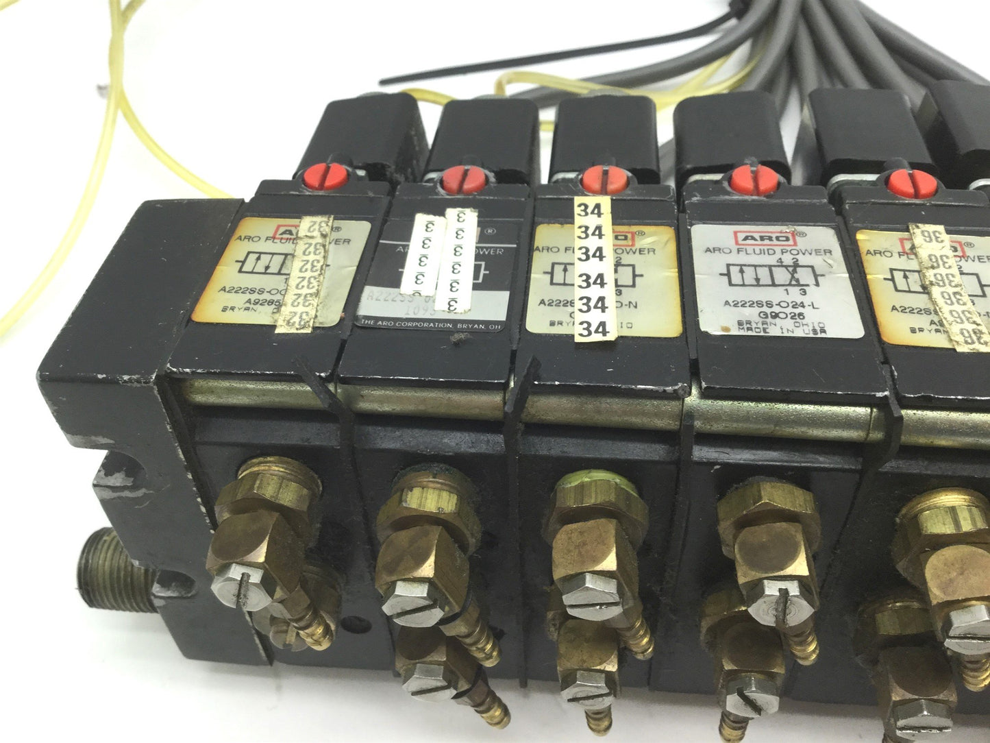 Used Lot of 12 Aro A222SS-024-D Solenoid Air Valve, 2-Position 4-Way 1/4 NPT 24VDC