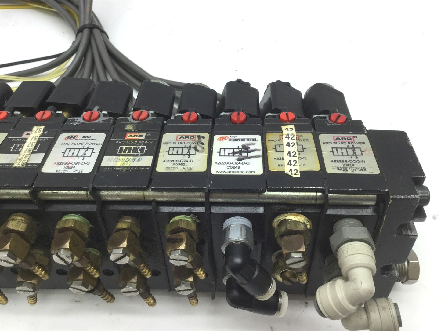 Used Lot of 12 Aro A222SS-024-D Solenoid Air Valve, 2-Position 4-Way 1/4 NPT 24VDC