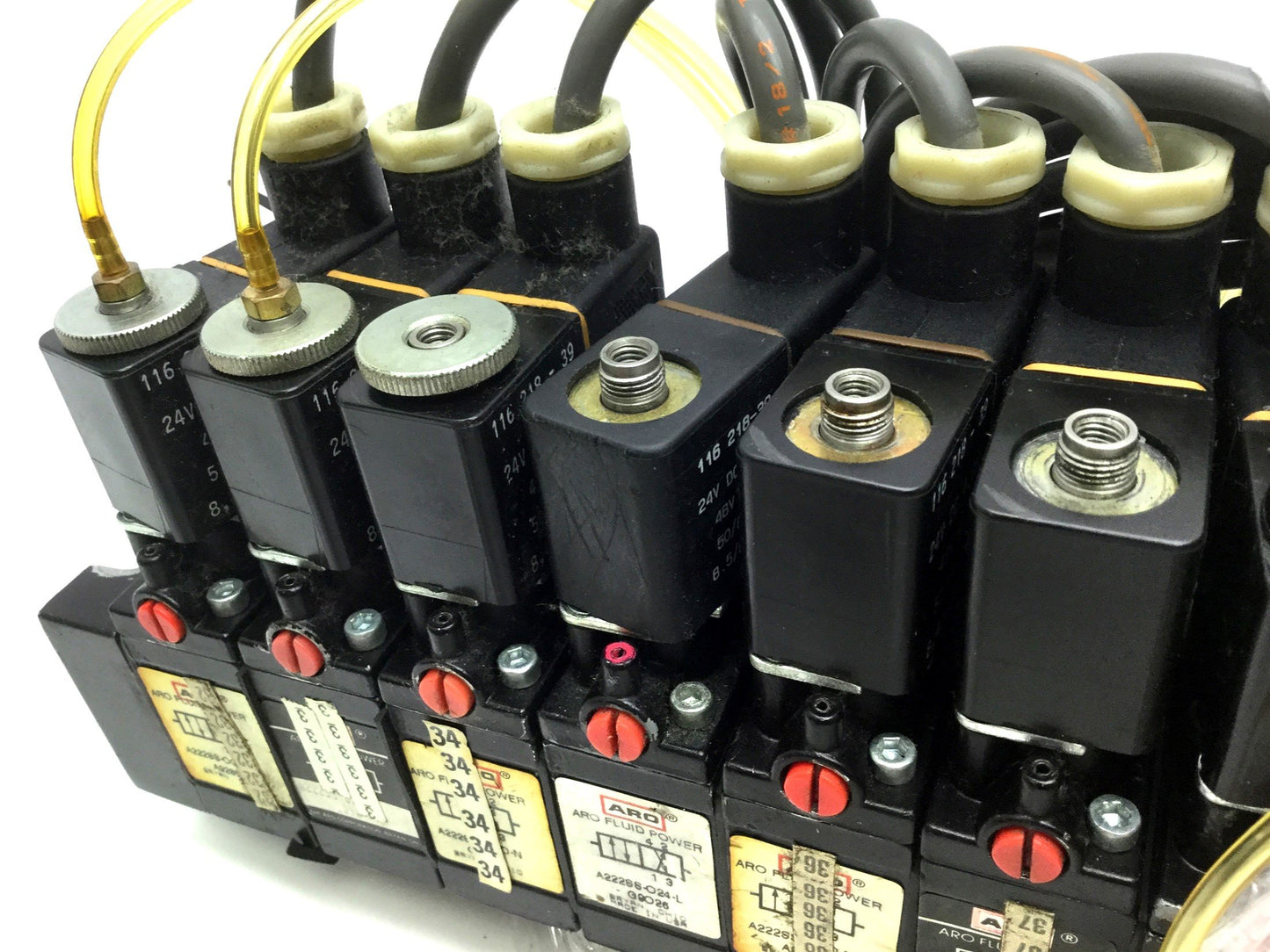 Used Lot of 12 Aro A222SS-024-D Solenoid Air Valve, 2-Position 4-Way 1/4 NPT 24VDC