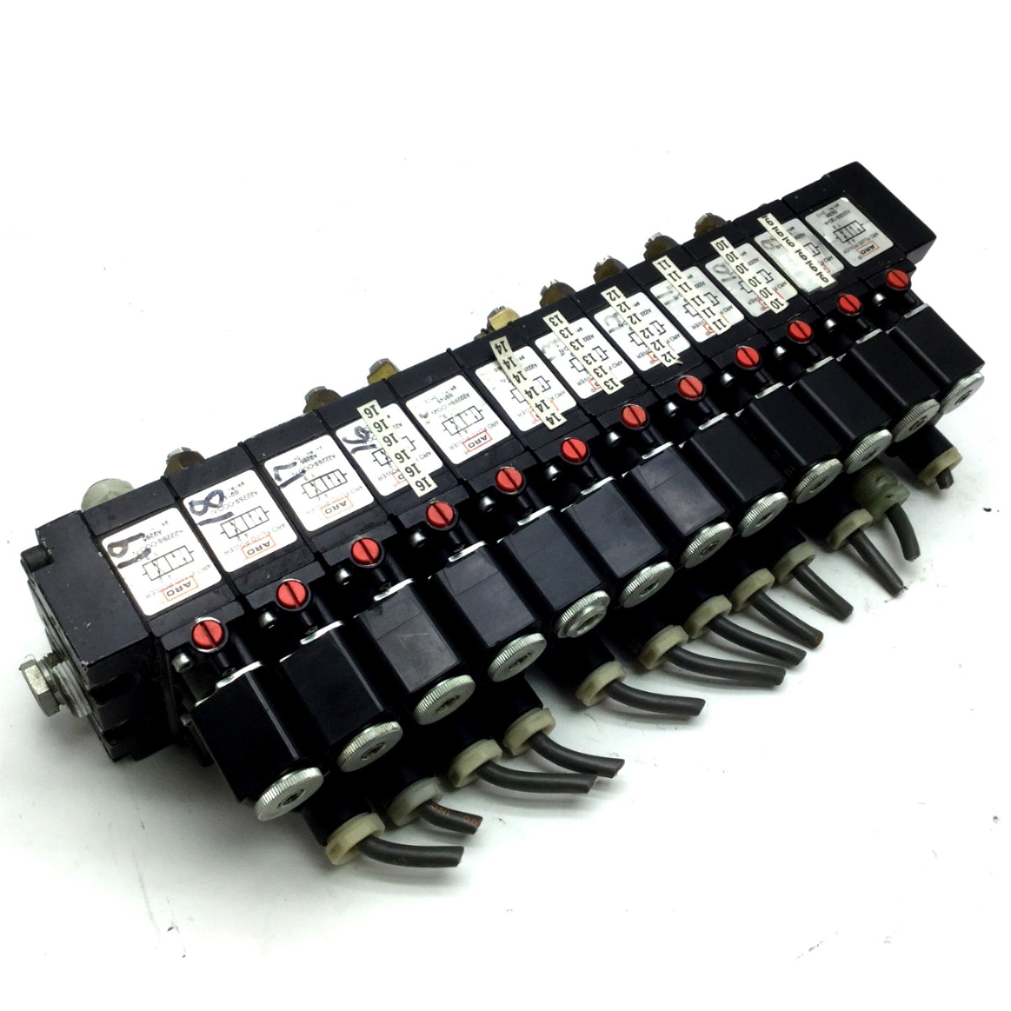 Used Lot of 12 Aro A222SS-024-D Solenoid Air Valve, 2-Position 4-Way, 1/4 NPT 24VDC