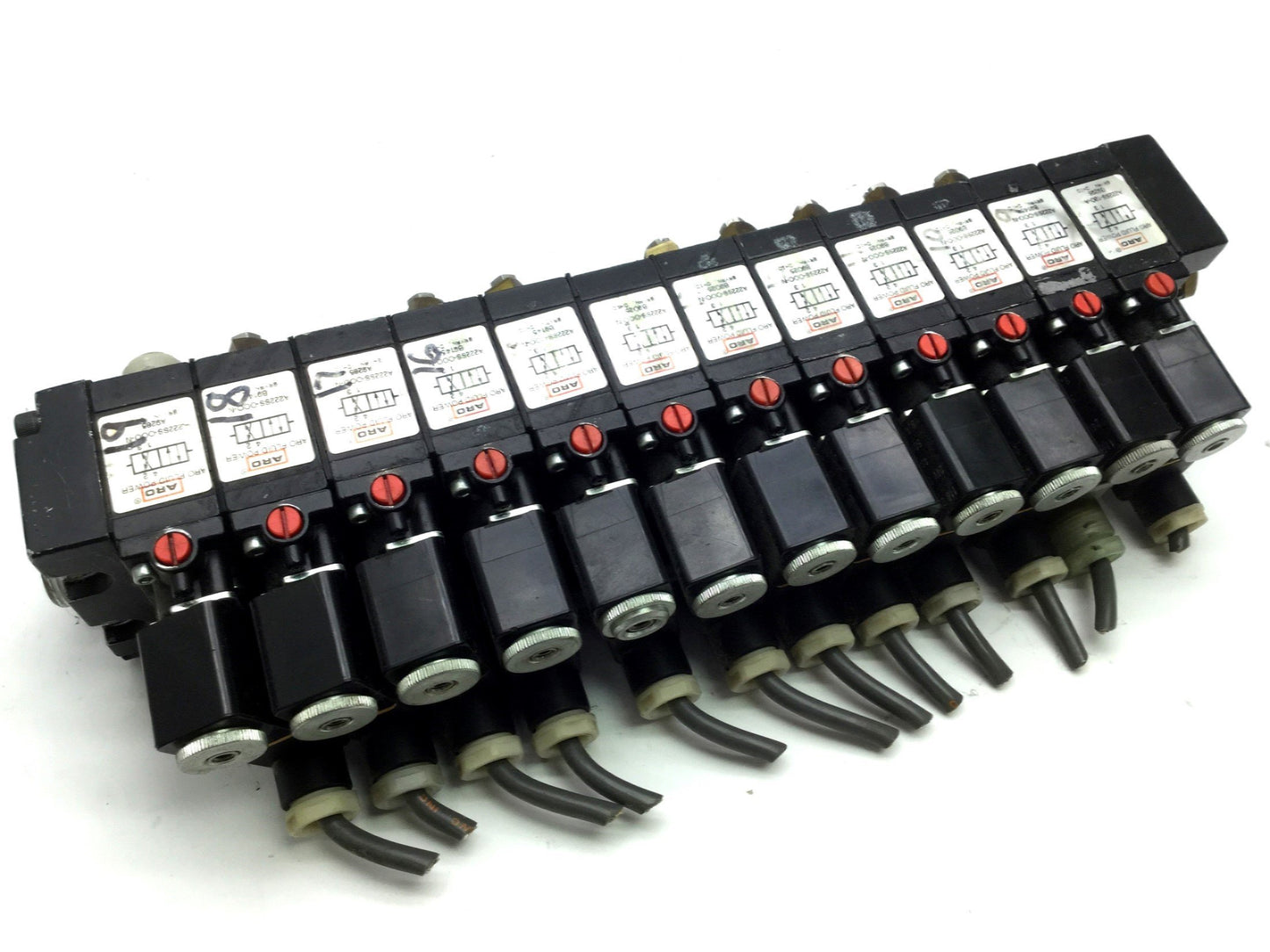 Used Lot of 12 Aro A222SS-024-D Solenoid Air Valve, 2-Position 4-Way, 1/4 NPT 24VDC