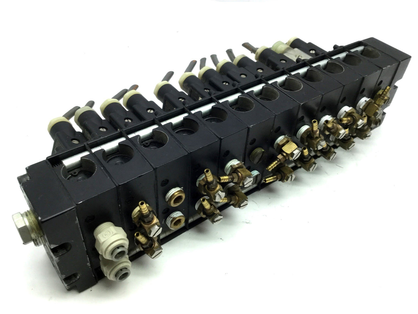 Used Lot of 12 Aro A222SS-024-D Solenoid Air Valve, 2-Position 4-Way, 1/4 NPT 24VDC