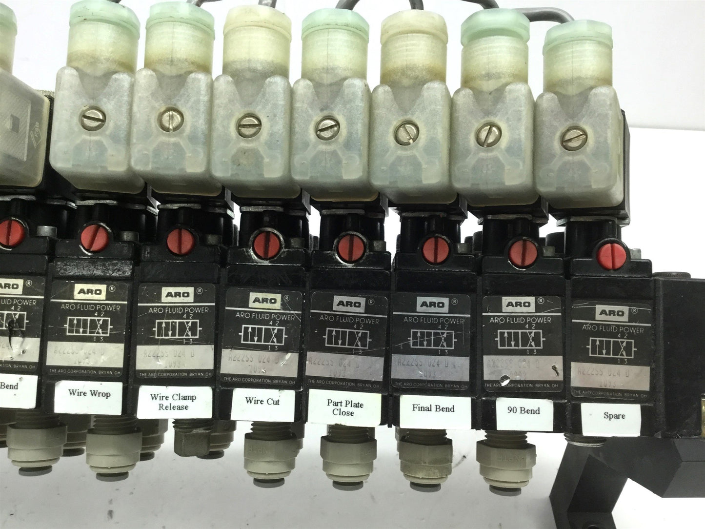 Used Lot of 13 Aro A222SS-024-D Solenoid Air Valves 2-Pos 4-Way 1/4 NPT 24VDC