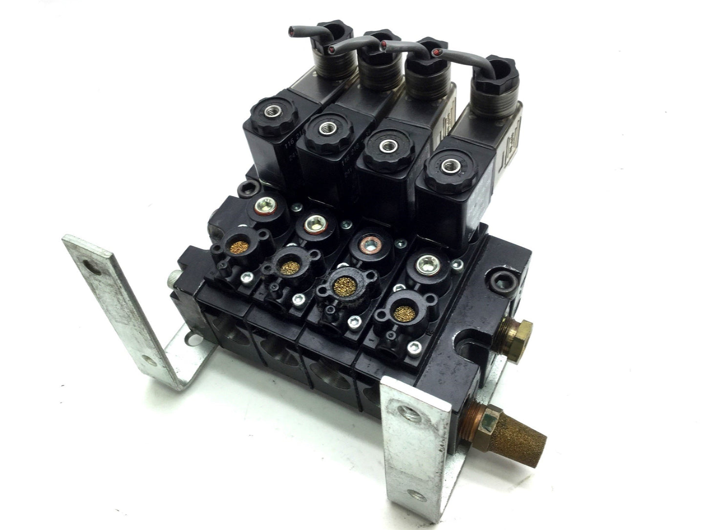 Used Lot of 4 Aro A222SS-024-D Solenoid Air Valve, 2-Position 4-Way, 1/4 NPT, 24V DC
