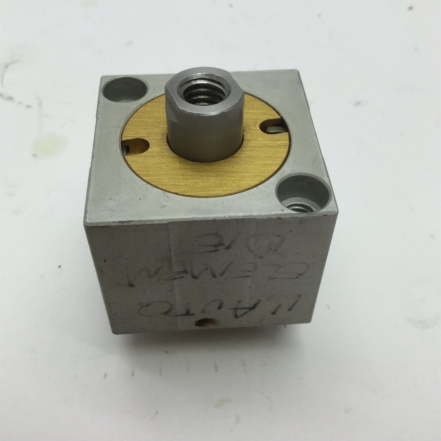 Used Compact SD118X58 Pneumatic Cylinder, 1/8" NPT Travel: 0.625"