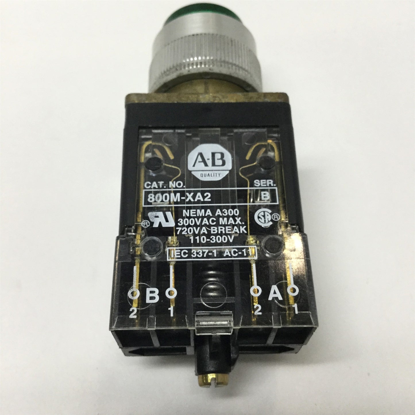 Used Allen Bradley 800MR-QAL24 Illuminated Lighted Pushbutton, Green, 24V w/800M-XA2