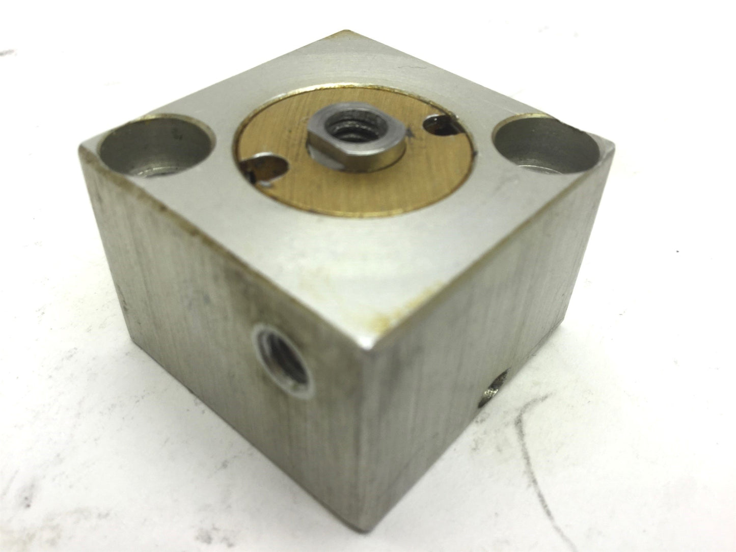 Used Compact S34X18 Pneumatic Cylinder, 10-32UNF, Bore 0.75", Travel 0.125"