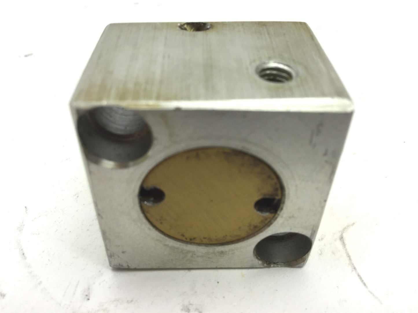 Used Compact S34X18 Pneumatic Cylinder, 10-32UNF, Bore 0.75", Travel 0.125"