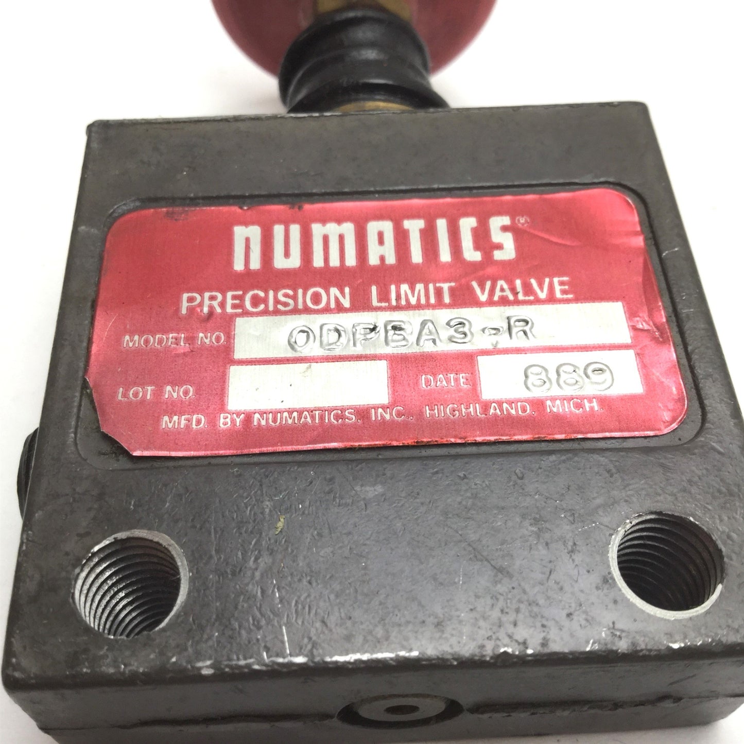 Used Numatics 0DPBA3-R Precision Limit Valve, 2-Position 5-Port, Maintained, 1/8" NPT