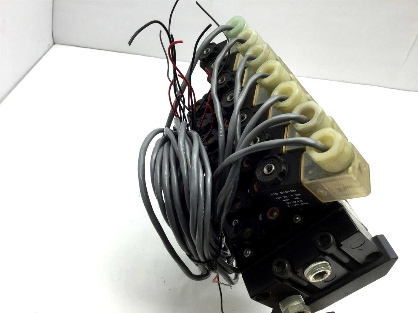 Used Lot of 7 Aro A222SS-000-D Solenoid Air Valve, 2-Position 4-Way, 24VDC 48VAC