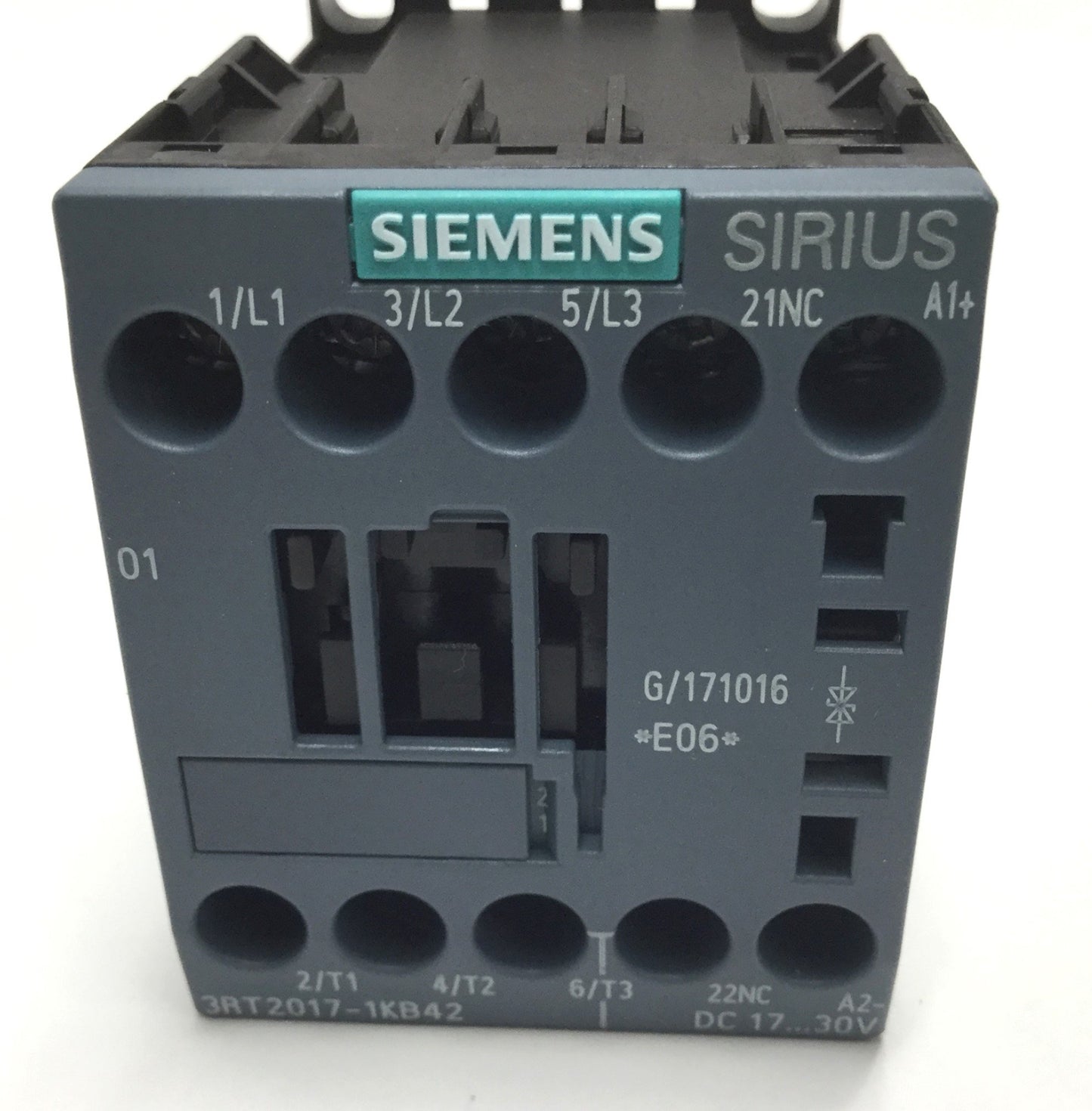 New – Open box Siemens 3RT2017-1KB42 Sirius Power Contactor 24VDC Coil, 600VAC 12A, 3-Pole, S00