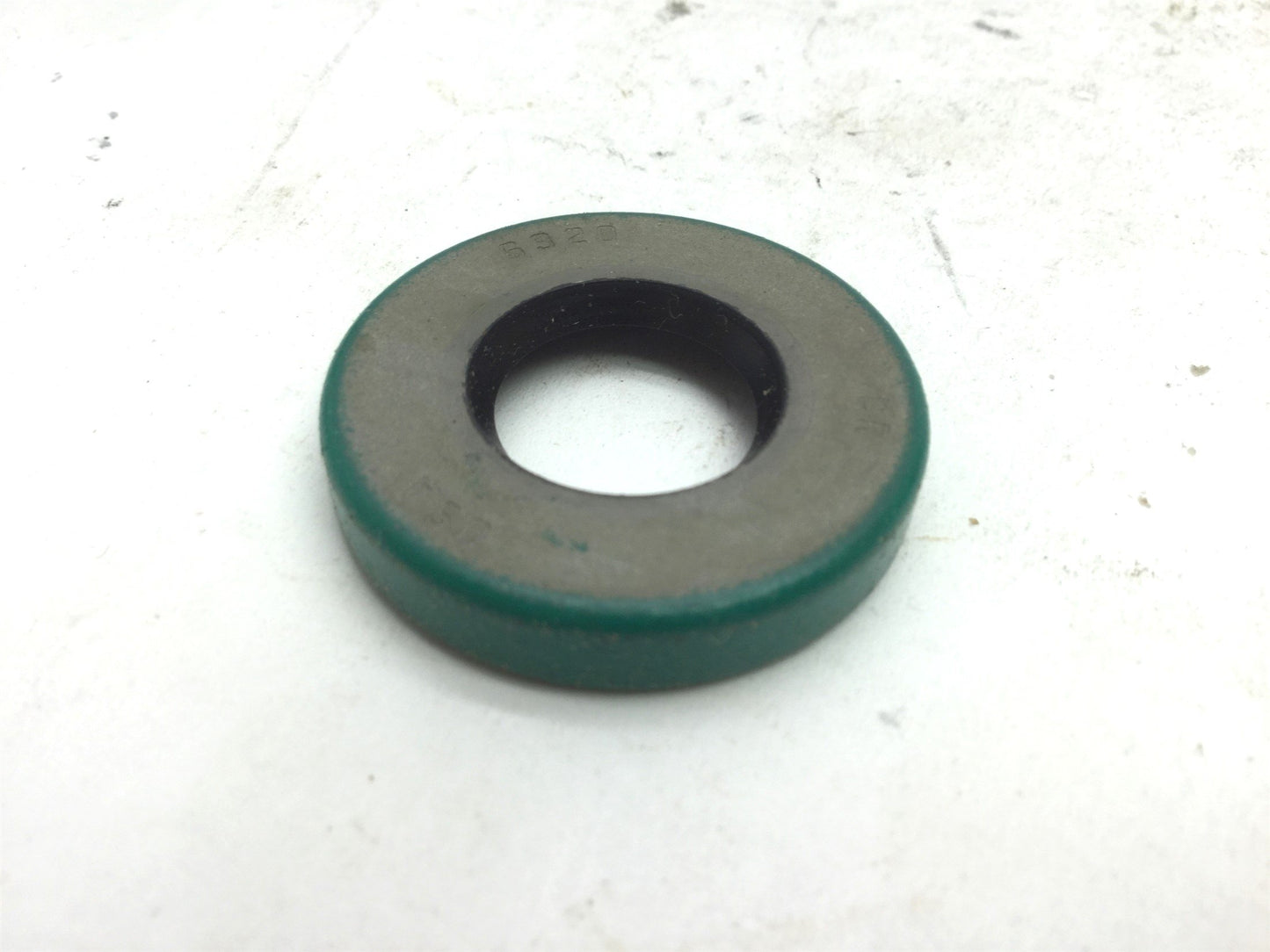 New Lot of 2 New Chicago Rawhide 6920 Small Bore Oil Seal Shaft 0.688" Bore 1.375"
