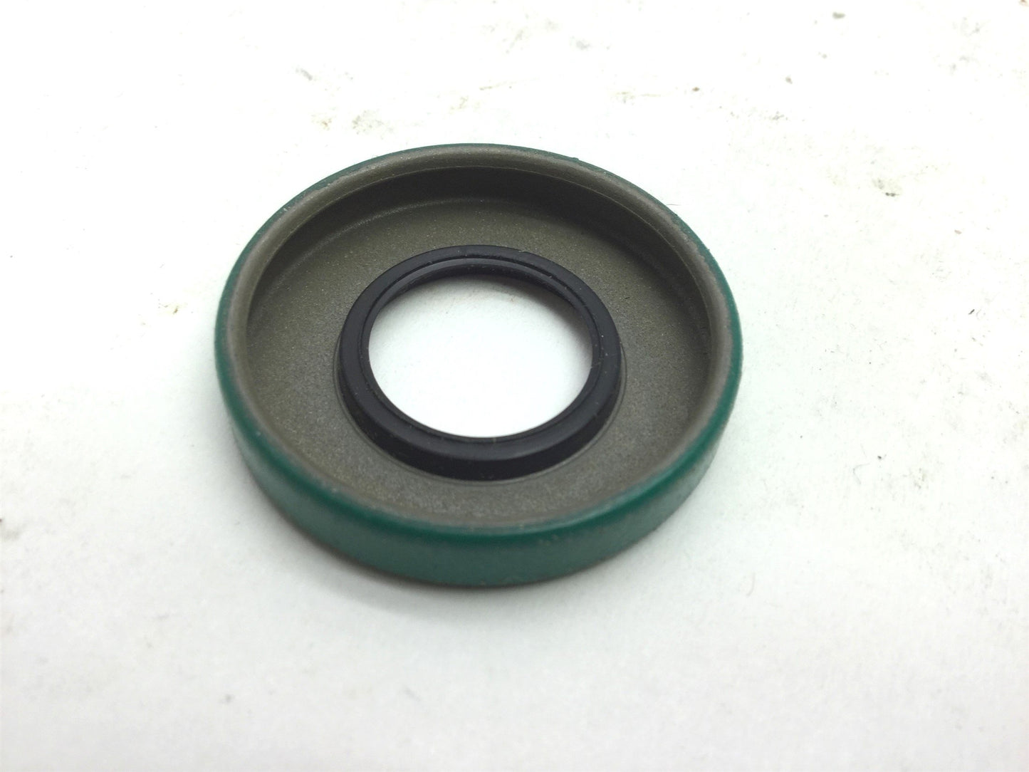 New Lot of 2 New Chicago Rawhide 6920 Small Bore Oil Seal Shaft 0.688" Bore 1.375"