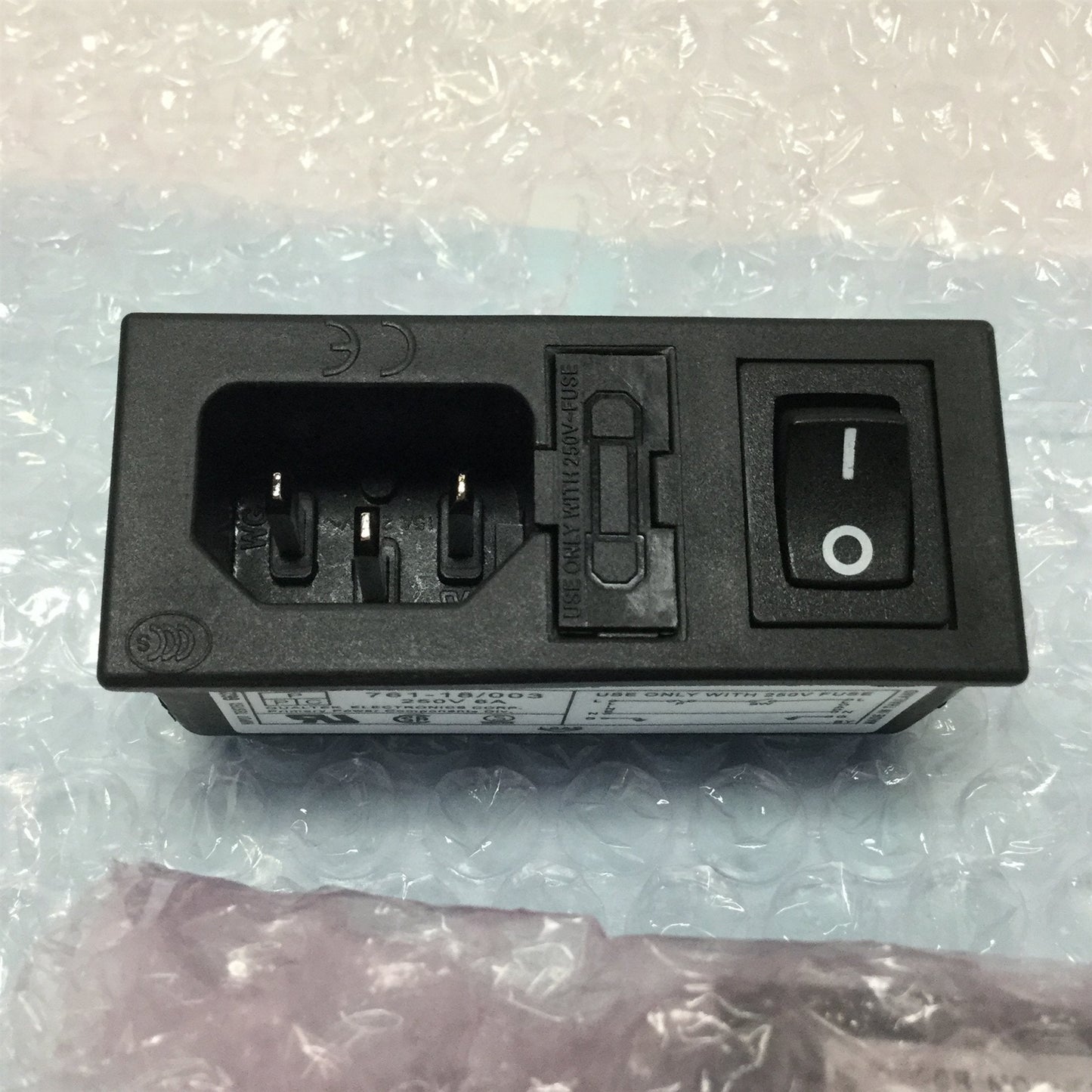 New – Open box Lot of 5 Qualtek 761-18/003 Fused Switch Power Entry Connector Outlet 250V/6A