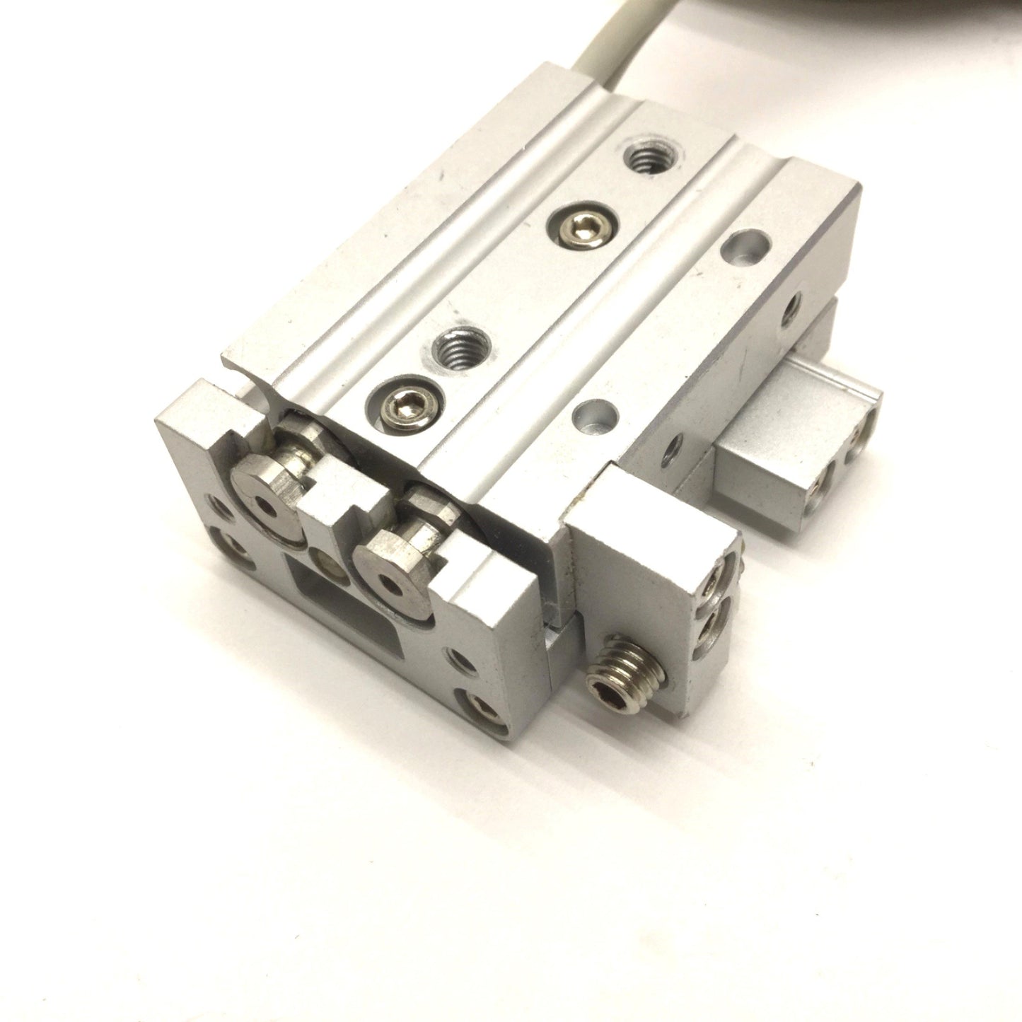 Used SMC MXS6-10 Pneumatic Slide Table Stroke: 10mm, Pressure 0.15-0.7MPa w/ 2x D-M9P