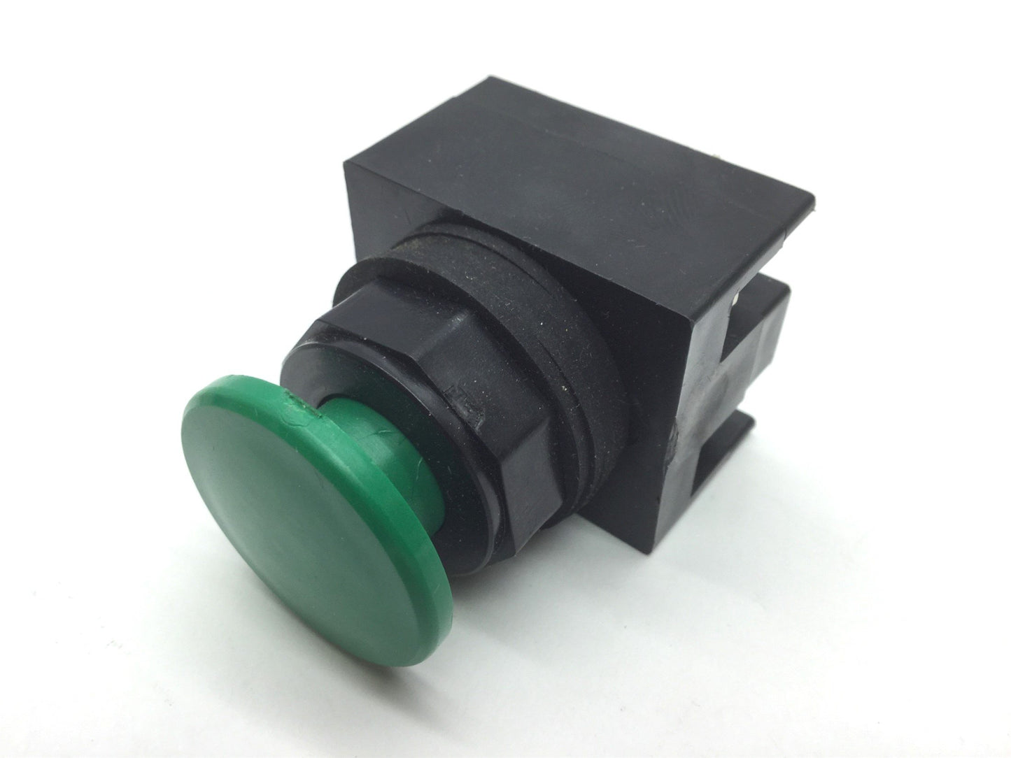 New – Open box Lot of 2 C3Controls 22PBNO-XMGN Green Normally Open Push Buttons