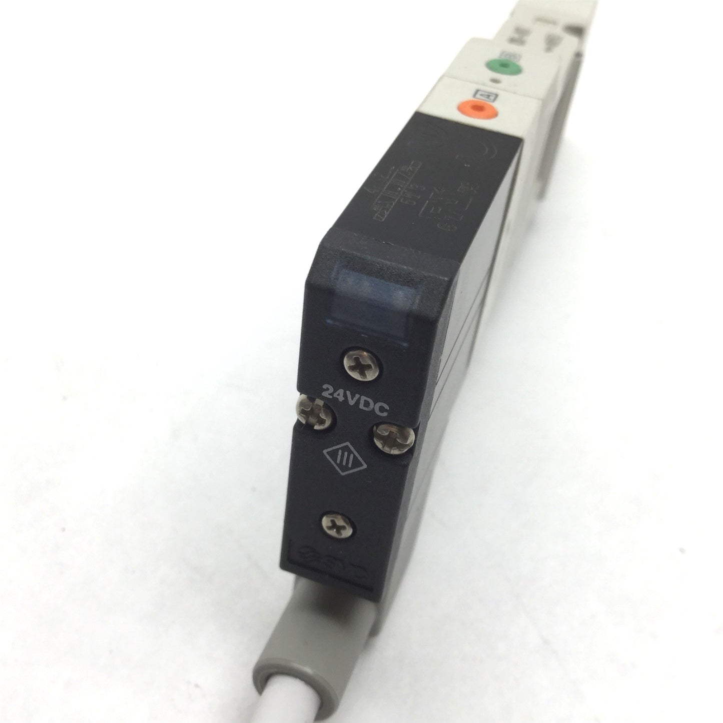 Used SMC SV1400-5W2U-01T Solenoid Valve, 3-Position 5-Port, 24VDC, 0.2-0.7MPa