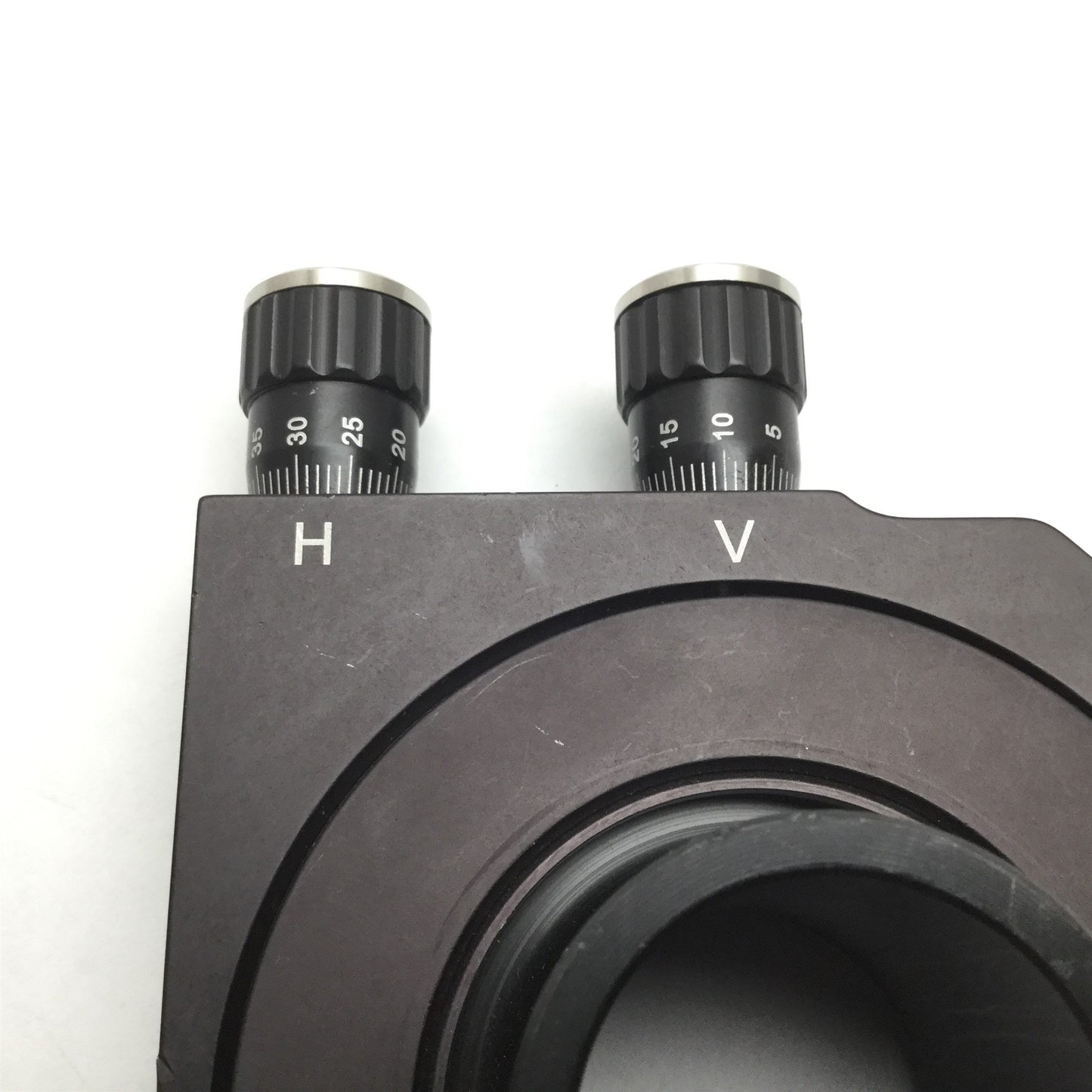 Used ThorLabs GM200 Gimbal Mirror Mount, For 2" Diameter Optics, Angular Range ±2°