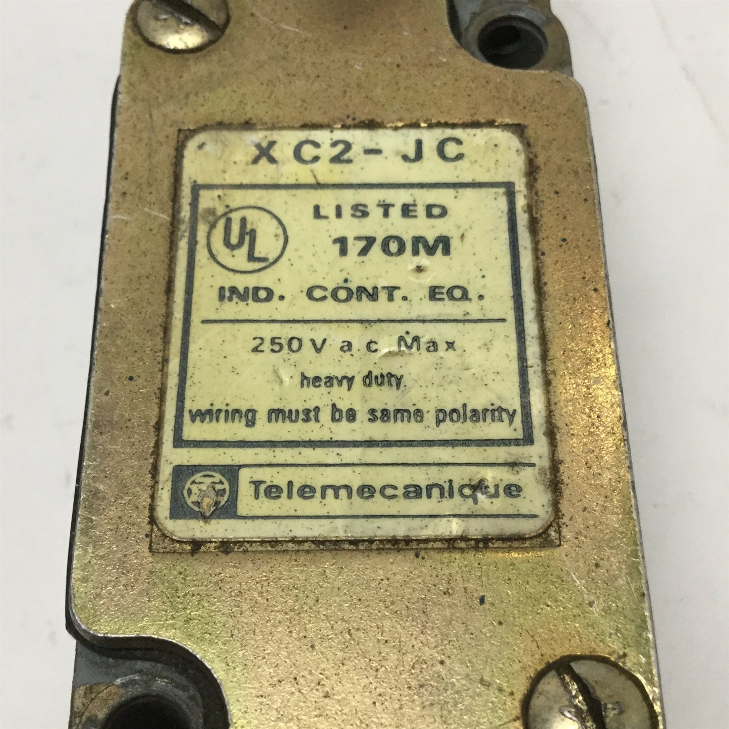 Used Telemecanique XC2-JC OsiSense Limit Switch, Rotary Operator, 1NO-1NC, 250VAC