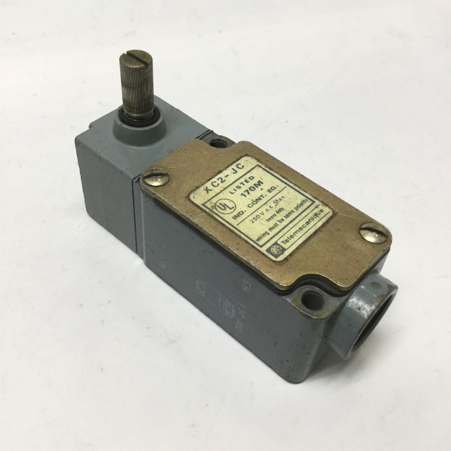 Used Telemecanique XC2-JC OsiSense Limit Switch, Rotary Operator, 1NO-1NC, 250VAC