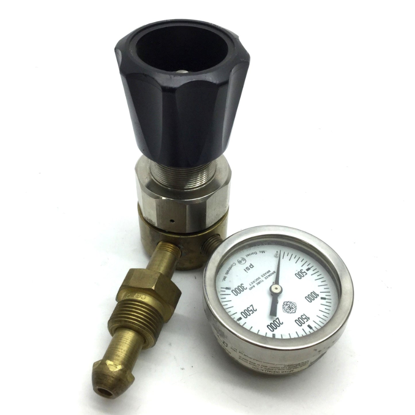 Used Tescom 44-2212-241 Hight Purity Regulator In: 3500PSI Out: 100PSI 1/4 NPT
