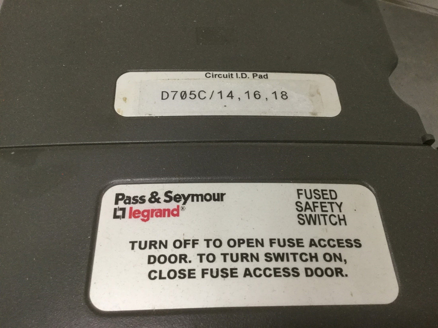 Used Pass & Seymour PS100-FSS Fused Safety Switch, Voltage: 600VAC 100A *Crack