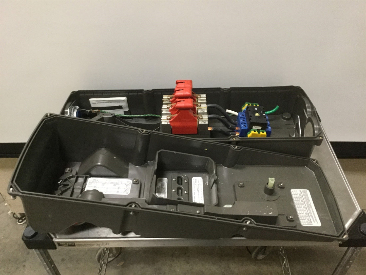 Used Pass & Seymour PS100-FSS Fused Safety Switch, Voltage: 600VAC 100A *Crack