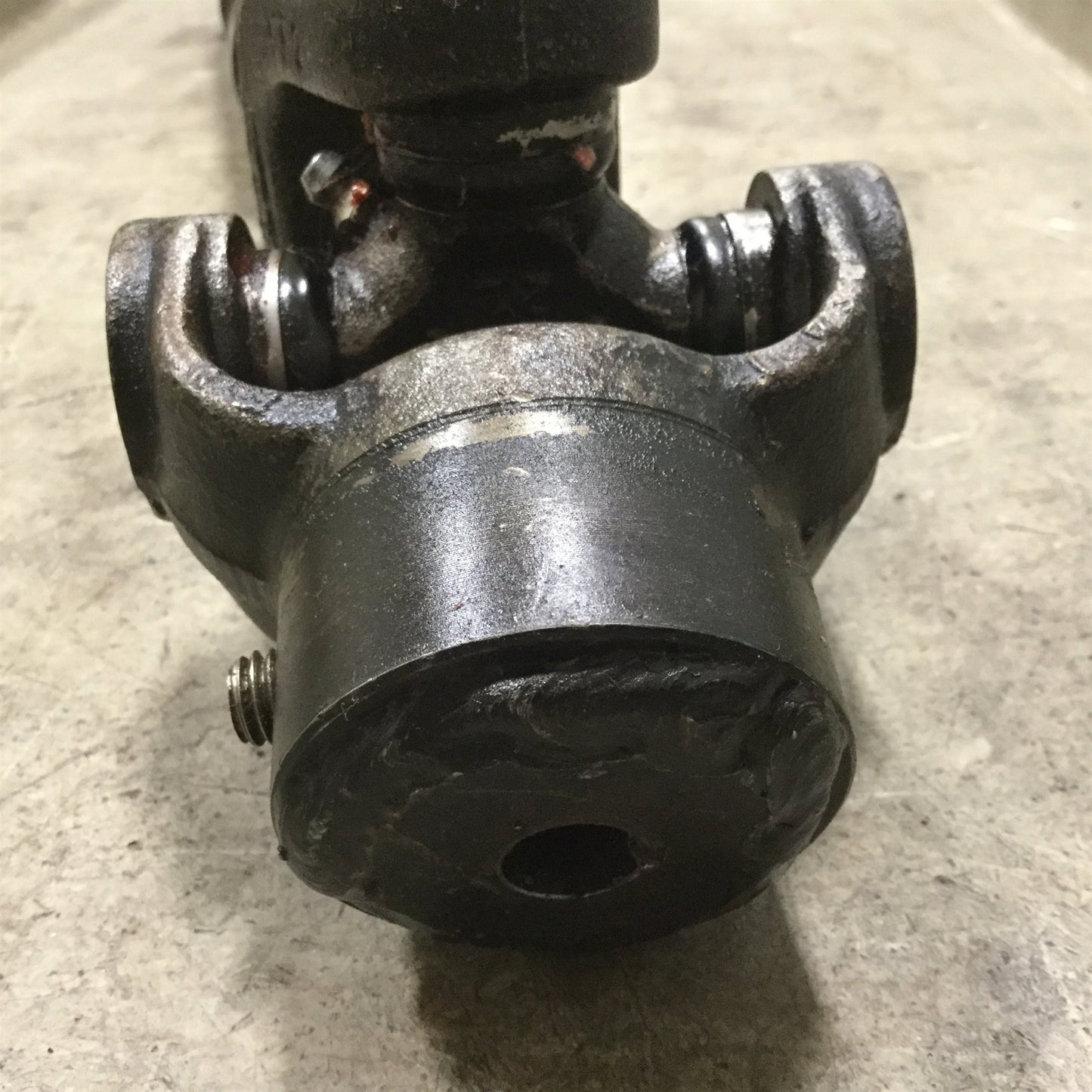 Used Spicer Drive Shaft, Length Range (Yoke to Yoke): 15" to 17.5", End Shaft: 0.5"