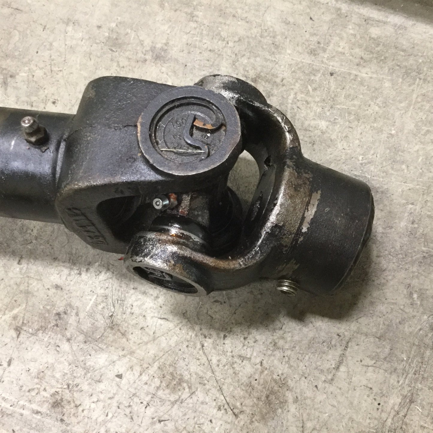 Used Spicer Drive Shaft, Length Range (Yoke to Yoke): 15" to 17.5", End Shaft: 0.5"