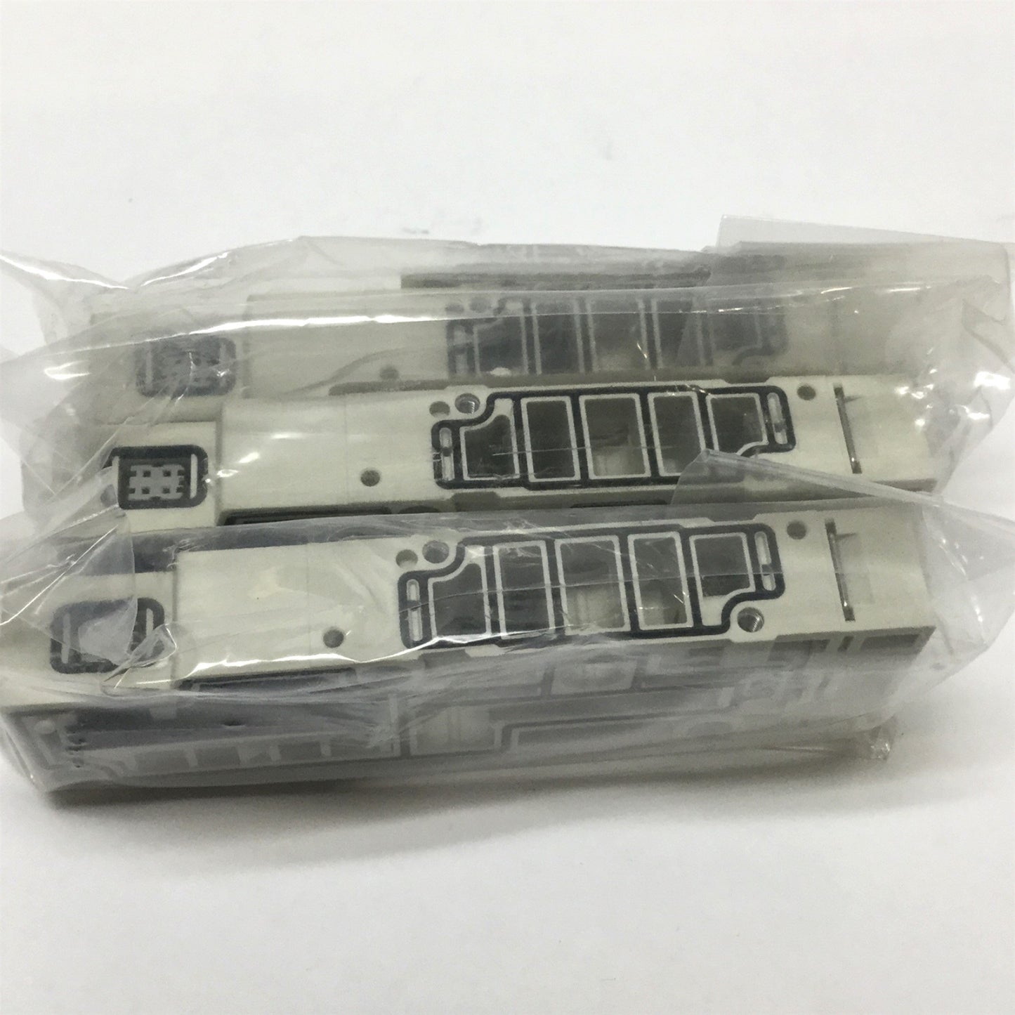 New Lot of 3 SMC SV2000-50-20A-C0 Stacking Tie-Rod Manifold Block Valve Sub Plates