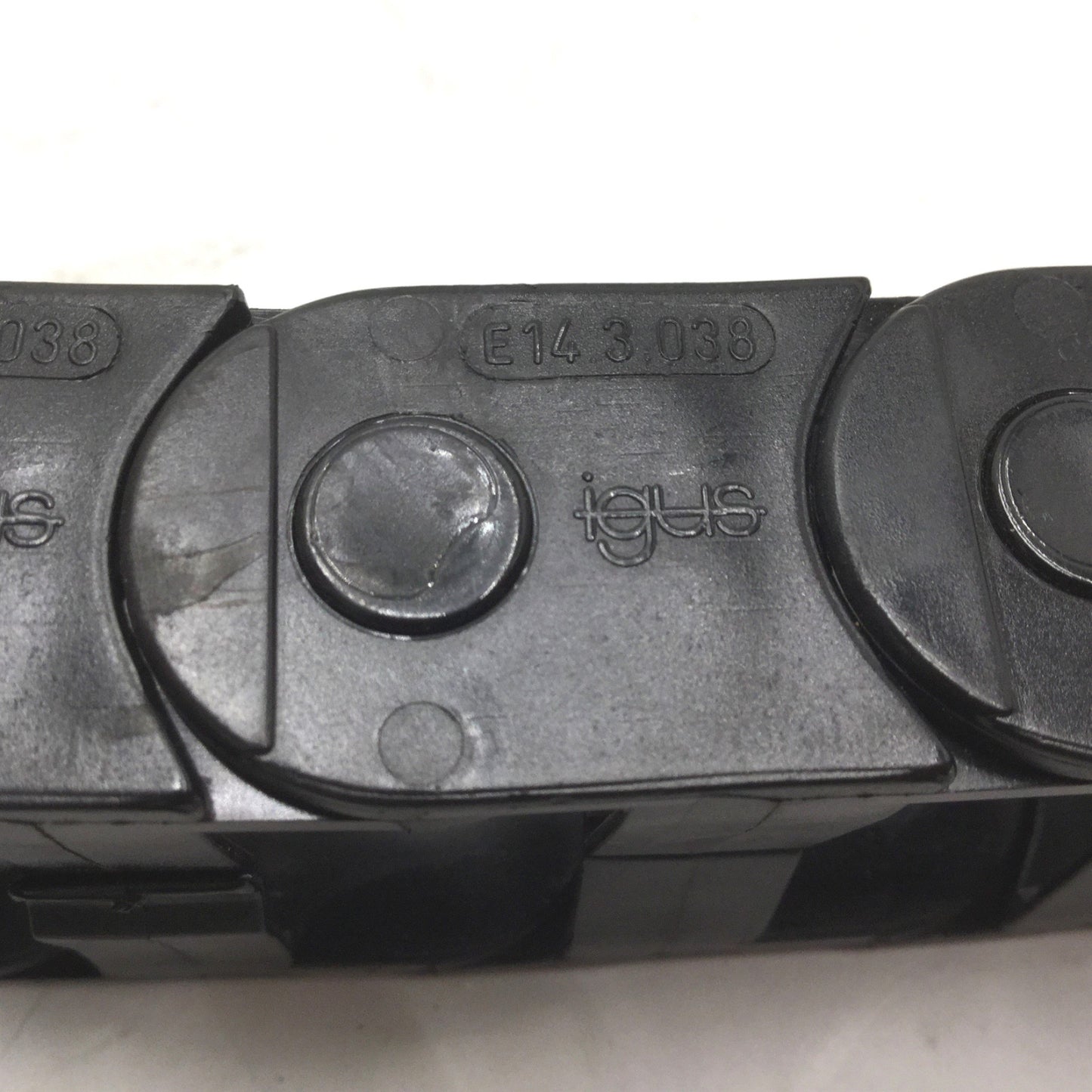 Used Igus E14.3.038 Energy Chain (W) 1-7/8 Inch x (H) 1 Inch x (L) 15 Inch